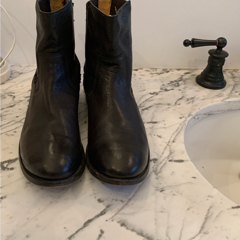 Frye Black Leather Chelsea Ankle Boots
